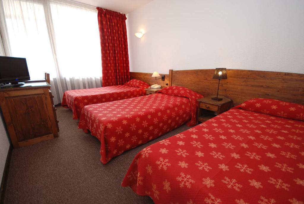 Hotel Plein Sud Сер Шевалие Стая снимка