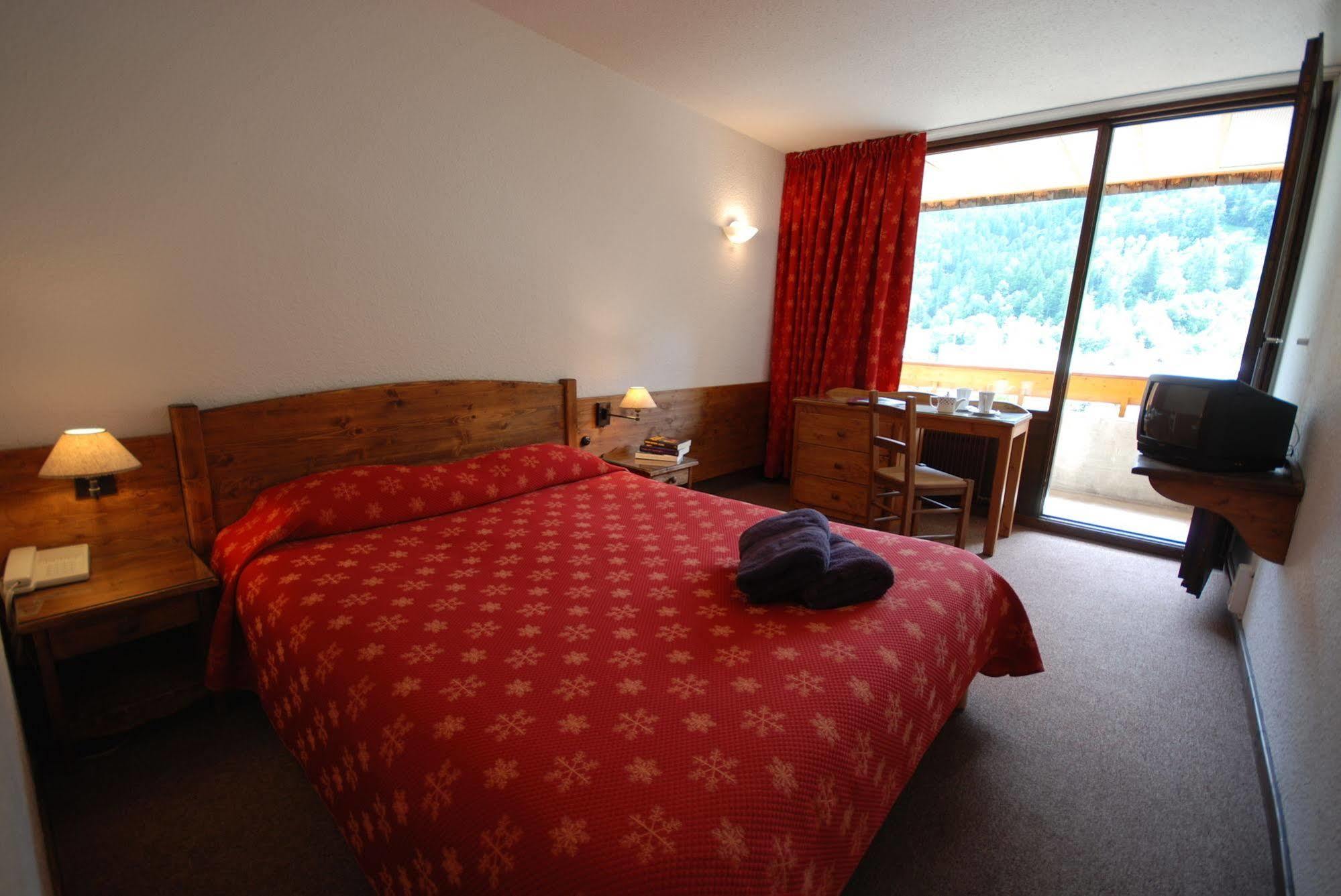 Hotel Plein Sud Сер Шевалие Екстериор снимка